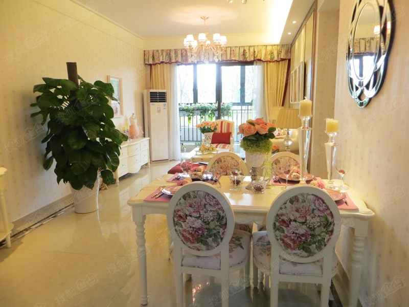 越秀保利爱特城83平客餐厅样板间-广州搜狐焦