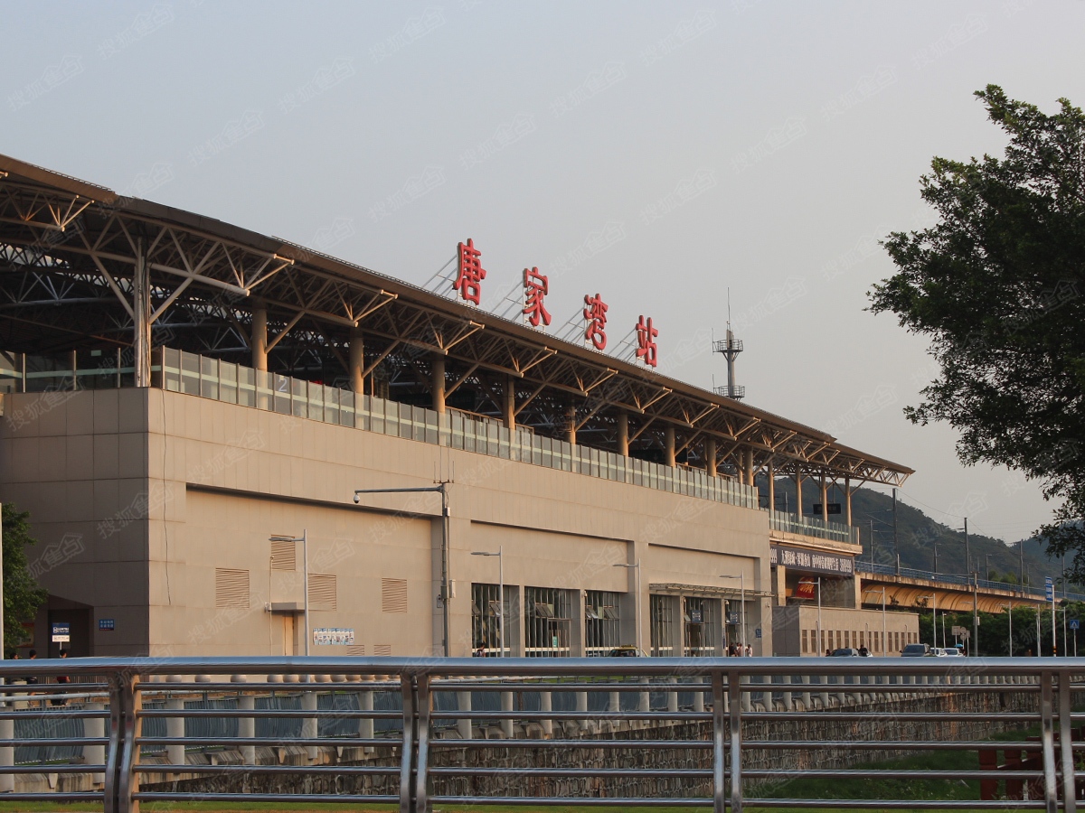 恒隆华萃园周边配套图——唐家湾轻轨站